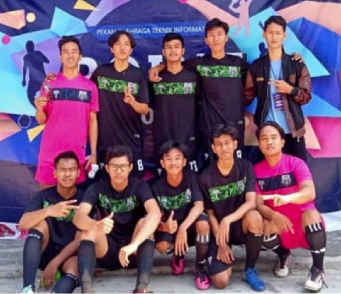 Jersey Hitam TROPS